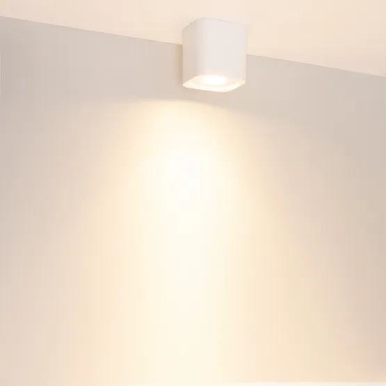 Фото #2 товара Светильник SP-ACENTO-S95x95-10W Warm2700 (WH, 20-45 deg, 230V) (Arlight, IP20 Металл, 5 лет)